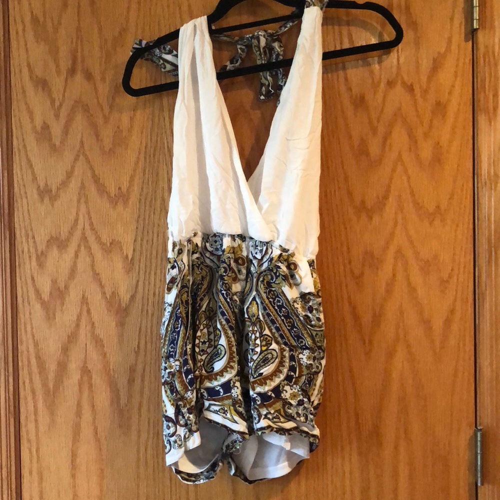 White, patterned romper